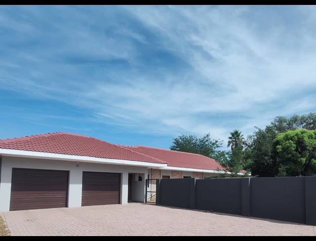 3 BEDROOM TOWNHOUSE RENTED IN ARCON PARK